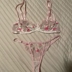 Pink lace lingerie set